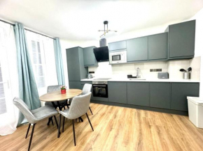 City Centre One Bedroom Apartment Next to Station, Newly Renovated